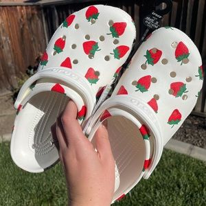 Strawberry Crocs 🍓